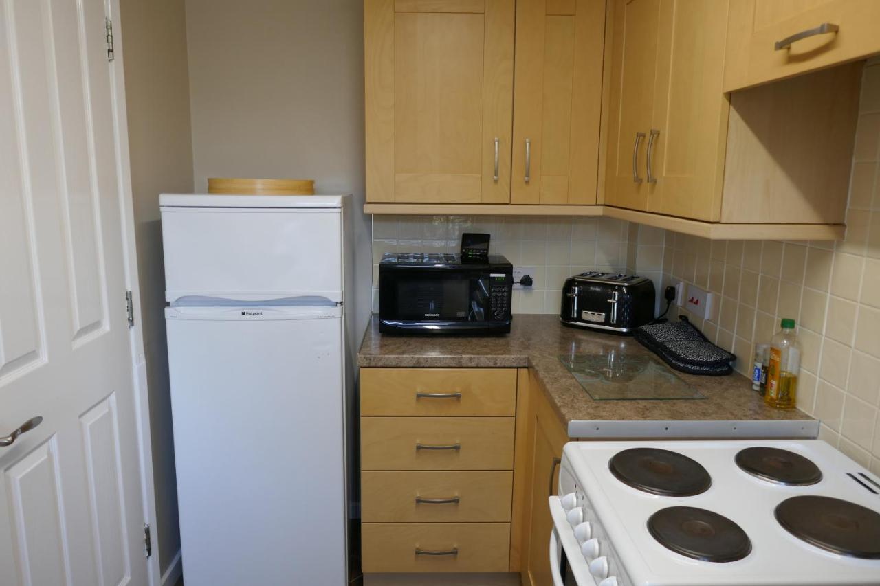 2 Bedroom House Walking Distance To Centre With Free Parking * York