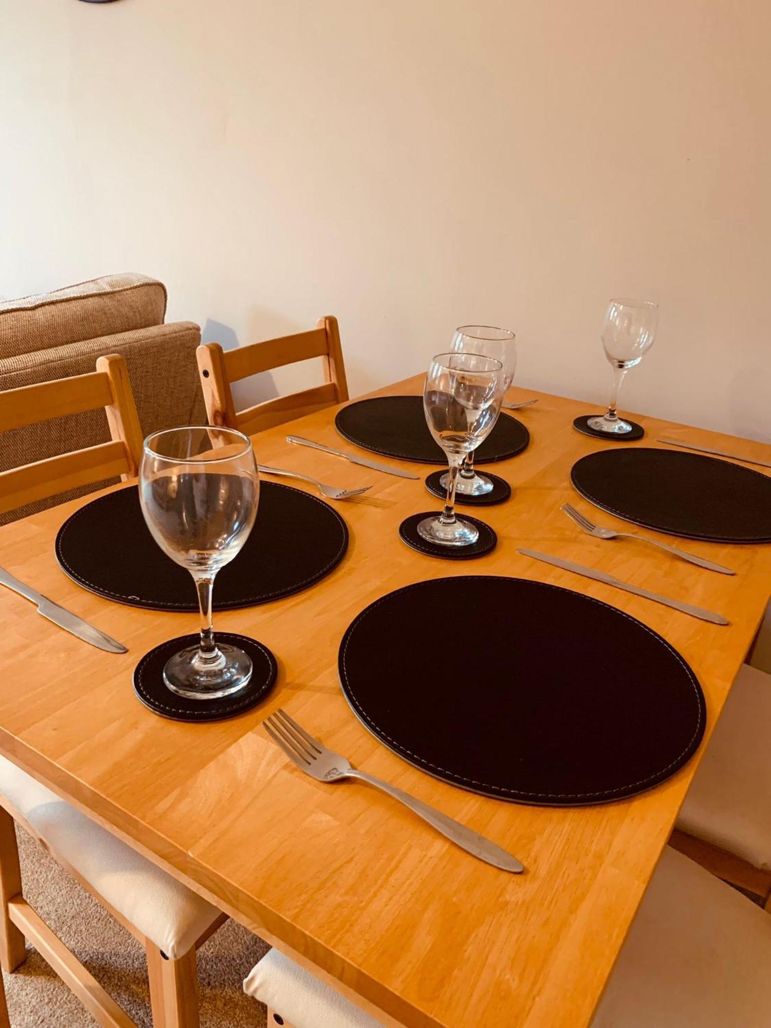 2 Bedroom House Walking Distance To Centre With Free Parking